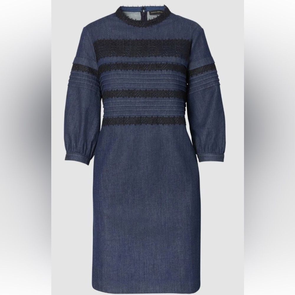 Banana Republic Pintuck & Lace Shift Dress,‎ Rinse Size 8